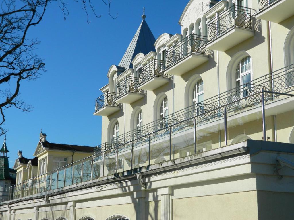 Bursztyn Bed and breakfast 3*